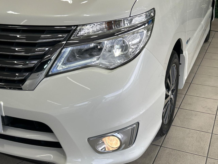 2014 Nissan Serena DAA-HFC26 (UW-6a34b29cb97c1)[20]