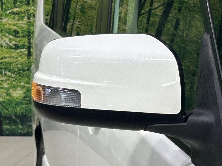 2014 Nissan Serena DAA-HFC26 (UW-6a34b29cb97c1)[21]