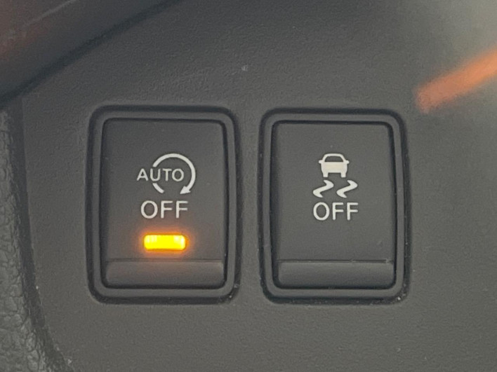 2015 Nissan Serena DAA-HFC26 (UW-6a34b29daac7a)[9]