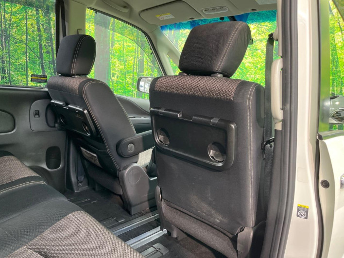 2015 Nissan Serena DAA-HFC26 (UW-6a34b29daac7a)[28]