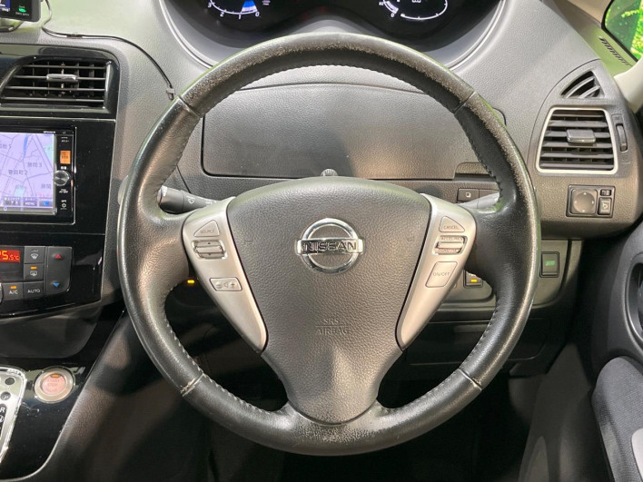 2015 Nissan Serena DAA-HFC26 (UW-6a34b29daac7a)[27]