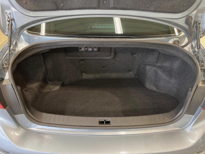 2014 Nissan Skyline DAA-HV37 (UW-6a34b2a572977)[20]