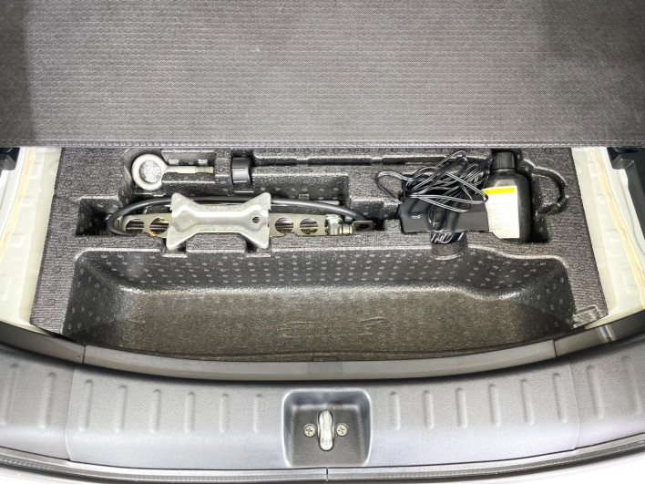 2016 Honda N-BOX CUSTOM DBA-JF1 (UW-6a34b2b37c5bc)[13]
