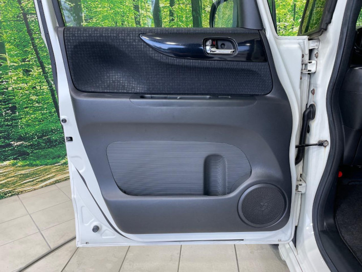 2017 Honda N-BOX CUSTOM DBA-JF1 (UW-6a34b2b590442)[29]