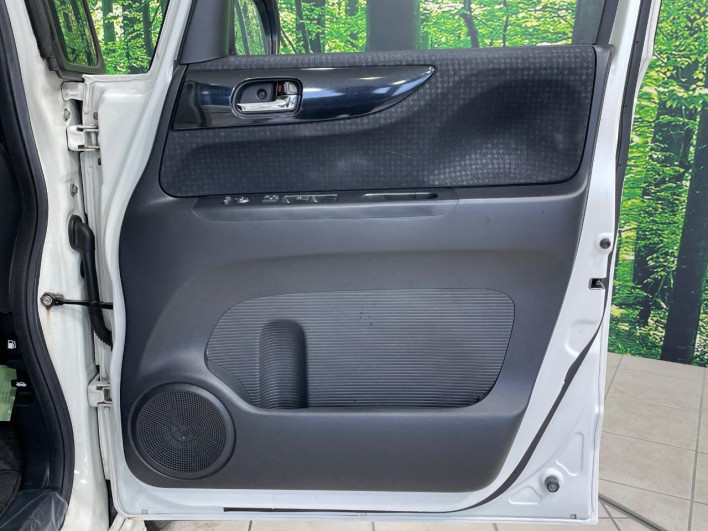 2017 Honda N-BOX CUSTOM DBA-JF1 (UW-6a34b2b590442)[25]