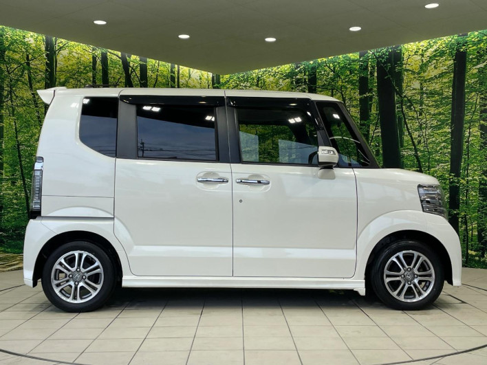 2017 Honda N-BOX CUSTOM DBA-JF1 (UW-6a34b2b590442)[17]
