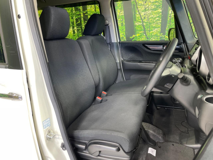 2017 Honda N-BOX CUSTOM DBA-JF1 (UW-6a34b2b590442)[19]