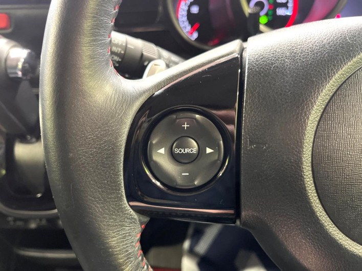 2017 Honda N-BOX CUSTOM DBA-JF1 (UW-6a34b2b786232)[15]