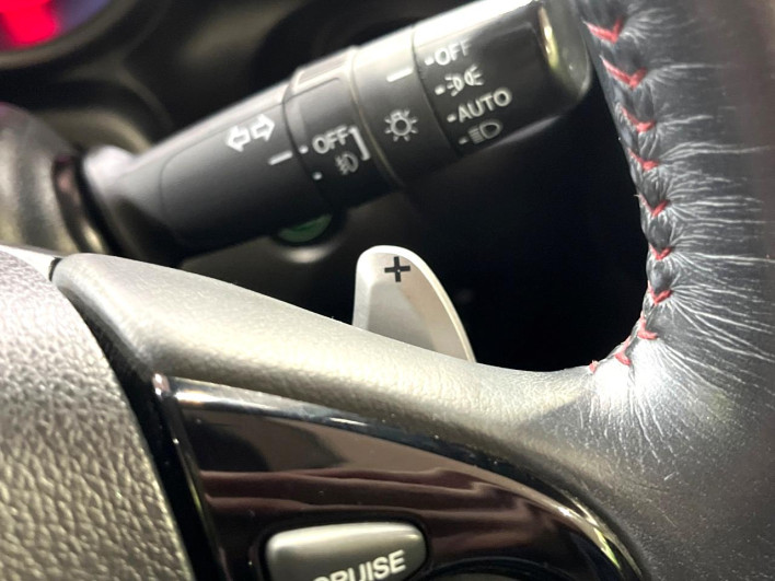 2017 Honda N-BOX CUSTOM DBA-JF1 (UW-6a34b2b786232)[17]