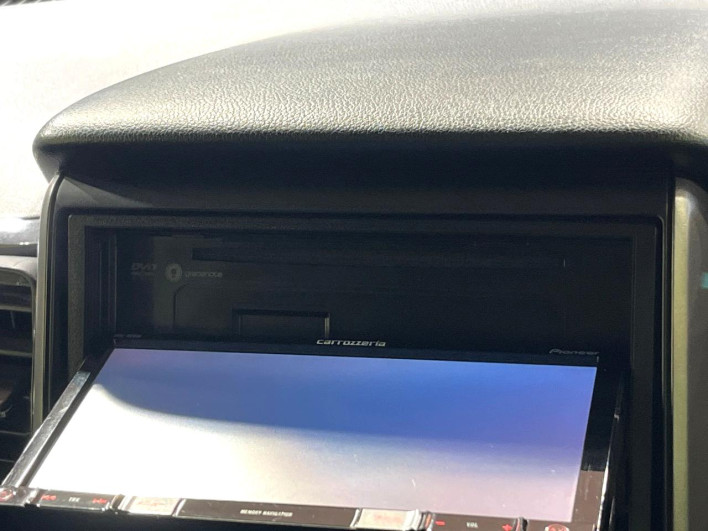 2017 Honda N-BOX CUSTOM DBA-JF1 (UW-6a34b2b786232)[13]