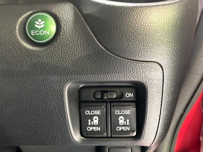 2017 Honda N-BOX CUSTOM DBA-JF1 (UW-6a34b2b786232)[22]