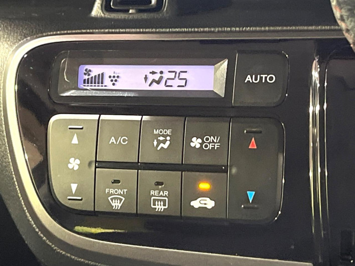 2017 Honda N-BOX CUSTOM DBA-JF1 (UW-6a34b2b786232)[11]