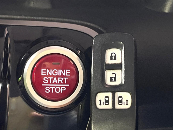 2017 Honda N-BOX CUSTOM DBA-JF1 (UW-6a34b2b786232)[8]