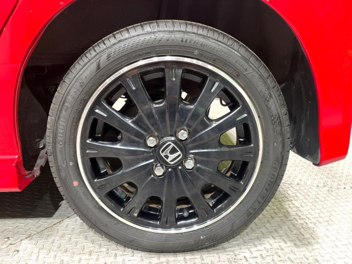 2017 Honda N-BOX CUSTOM DBA-JF1 (UW-6a34b2b786232)[28]