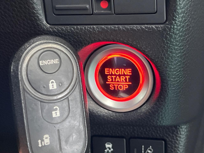 2018 Honda N-BOX CUSTOM DBA-JF3 (UW-6a34b2ba5498f)[17]