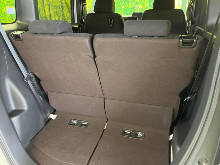2018 Honda N-BOX CUSTOM DBA-JF3 (UW-6a34b2ba5498f)[26]