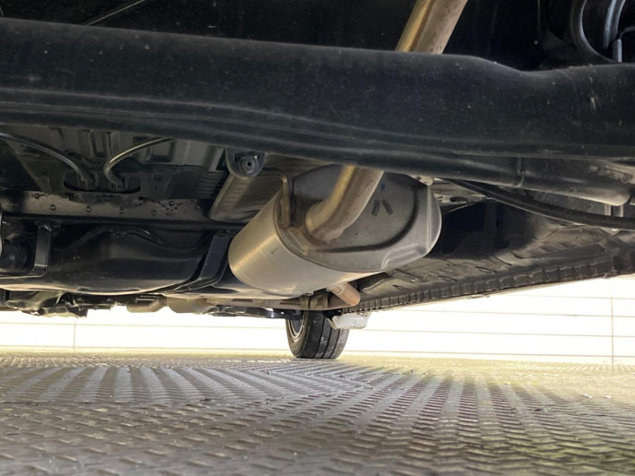 2018 Honda N-BOX CUSTOM DBA-JF3 (UW-6a34b2ba5498f)[21]