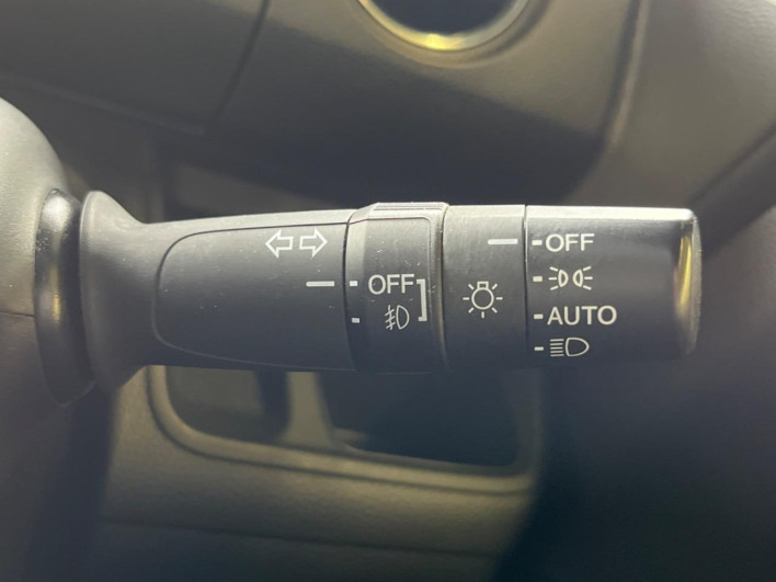 2018 Honda N-BOX CUSTOM DBA-JF3 (UW-6a34b2ba5498f)[15]