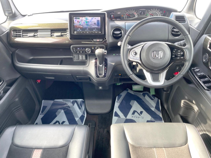 2017 Honda N-BOX CUSTOM DBA-JF3 (UW-6a34b2bee006e)[24]