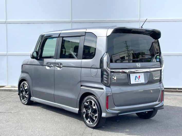 2017 Honda N-BOX CUSTOM DBA-JF3 (UW-6a34b2bee006e)[17]