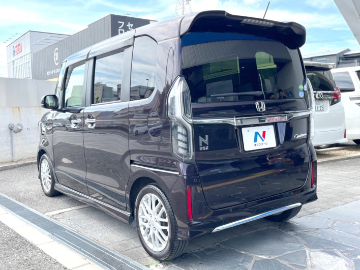 2021 Honda N-BOX CUSTOM 6BA-JF3 (UW-6a34b2c10aef5)[17]