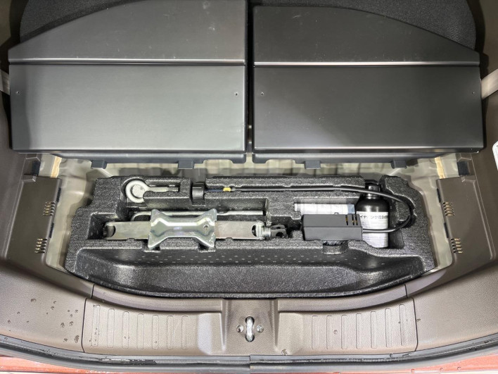 2023 Honda N-BOX 6BA-JF4 (UW-6a34b2c7e331f)[27]