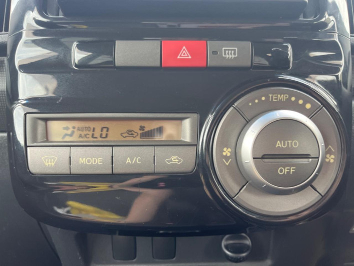 2011 Daihatsu Tanto DBA-L375S (UW-6a34b2f276c9f)[24]