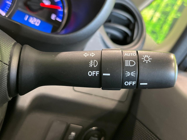 2013 Daihatsu Move DBA-LA100S (UW-6a34b2f8337f0)[15]