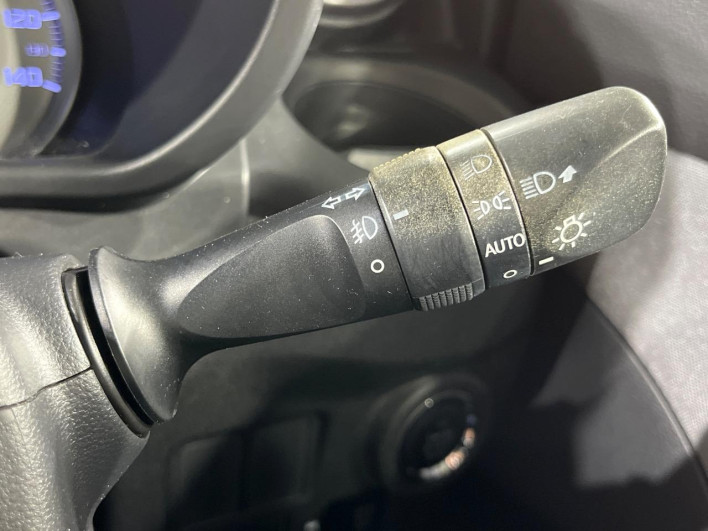 2015 Daihatsu Cast DBA-LA250S (UW-6a34b2fbd5c6d)[24]