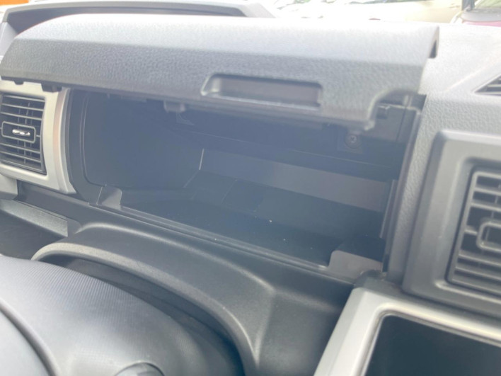 2015 Daihatsu Wake DBA-LA700S (UW-6a34b3164c44a)[13]