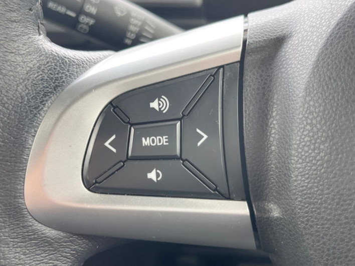 2015 Daihatsu Wake DBA-LA700S (UW-6a34b3164c44a)[10]