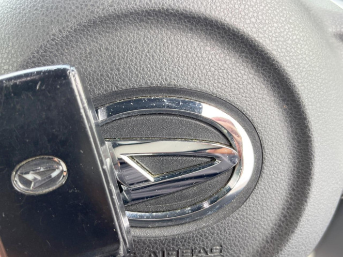 2015 Daihatsu Wake DBA-LA700S (UW-6a34b3164c44a)[22]