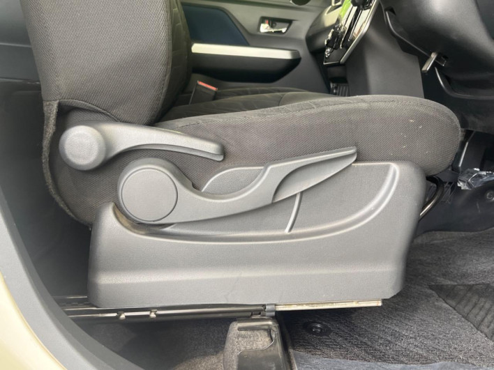 2018 Toyota Roomy DBA-M900A (UW-6a34b326603f2)[22]