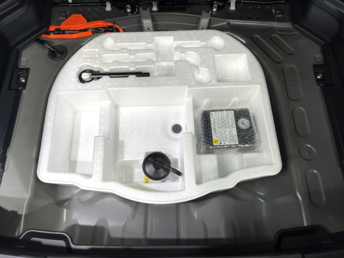 2022 Toyota Yaris Cross 6AA-MXPJ10 (UW-6a34b371a0ea1)[16]
