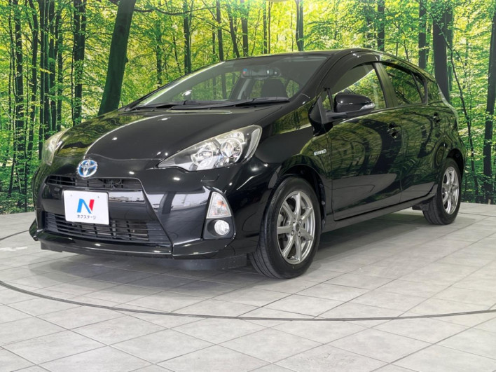 2012 Toyota Aqua DAA-NHP10 (UW-6a34b3953829f)[11]