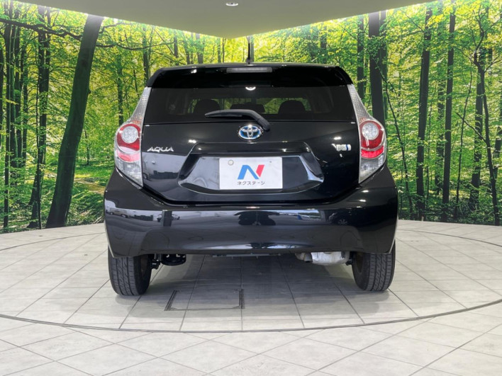 2012 Toyota Aqua DAA-NHP10 (UW-6a34b3953829f)[24]
