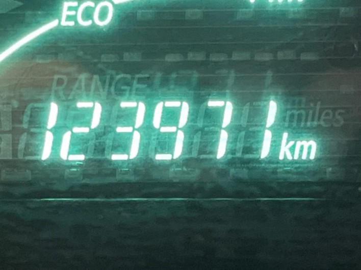 2012 Toyota Aqua DAA-NHP10 (UW-6a34b3953829f)[2]