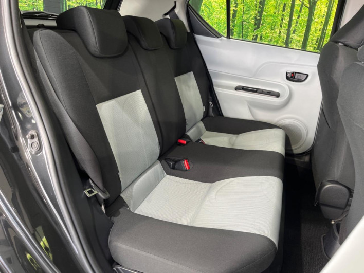 2012 Toyota Aqua DAA-NHP10 (UW-6a34b3953829f)[6]