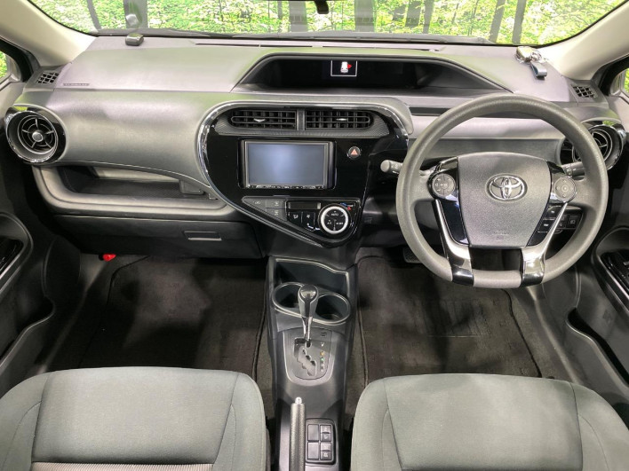 2019 Toyota Aqua DAA-NHP10 (UW-6a34b39b3a48a)[25]