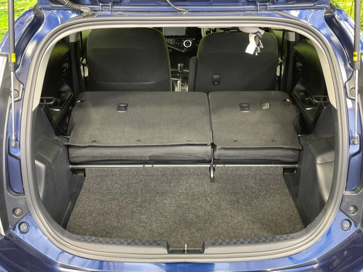 2019 Toyota Aqua DAA-NHP10 (UW-6a34b39b3a48a)[22]