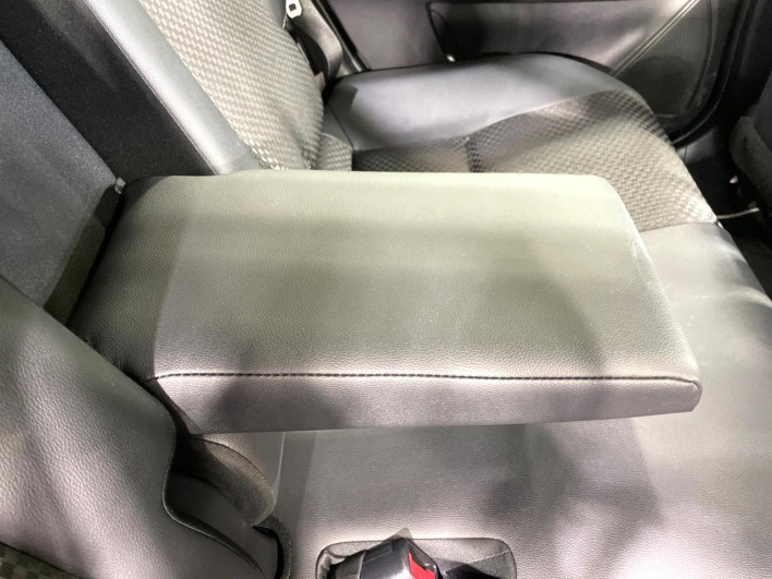 2016 Toyota Corolla Fielder DAA-NKE165G (UW-6a34b39e78e39)[27]