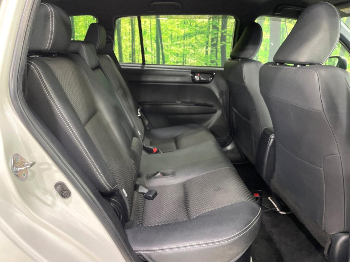 2016 Toyota Corolla Fielder DAA-NKE165G (UW-6a34b39e78e39)[26]