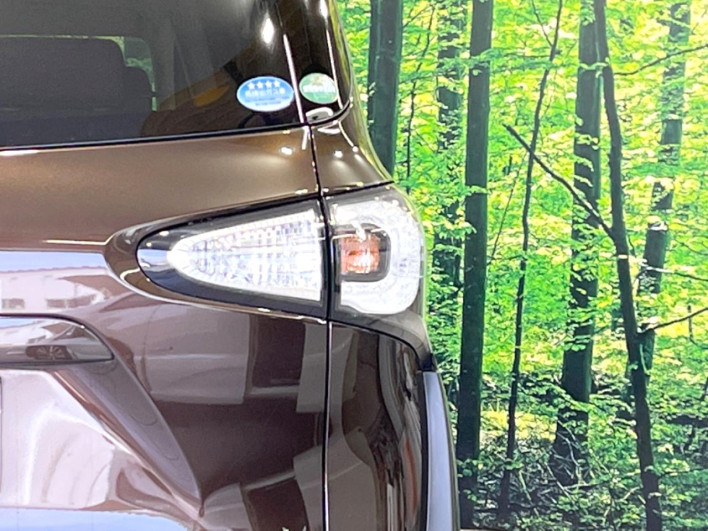 2015 Toyota Sienta DBA-NSP170G (UW-6a34b39f94e86)[18]