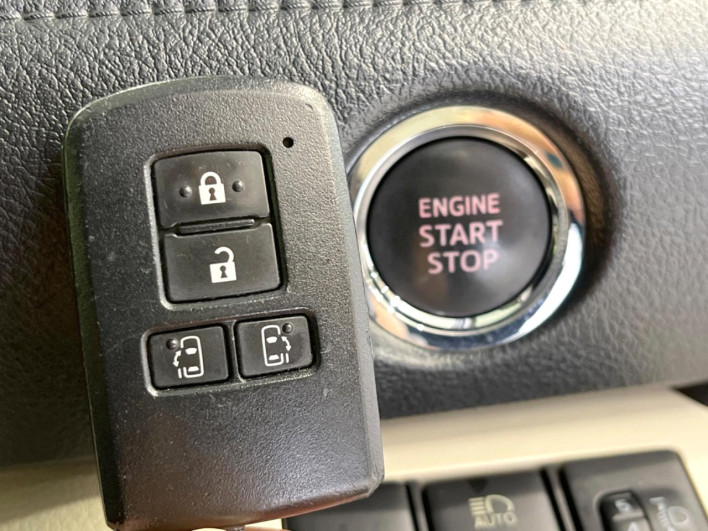 2015 Toyota Sienta DBA-NSP170G (UW-6a34b39f94e86)[26]