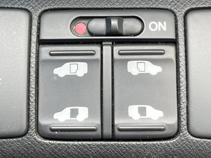 2013 Honda Stepwgn Spada DBA-RK5 (UW-6a34b3ab9afb0)[18]