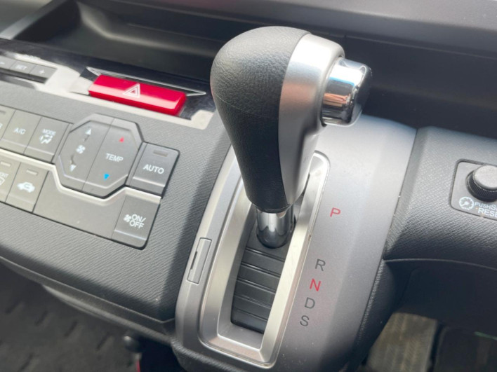 2013 Honda Stepwgn Spada DBA-RK5 (UW-6a34b3ab9afb0)[6]