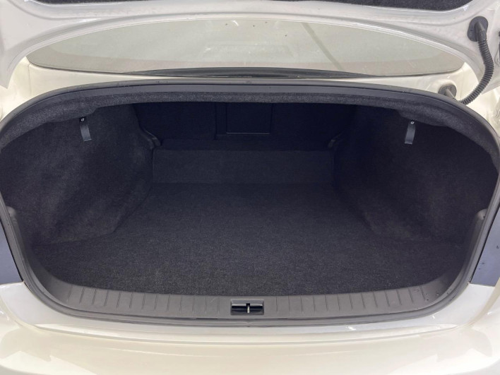 2019 Nissan Skyline 5BA-RV37 (UW-6a34b3b19dd86)[27]
