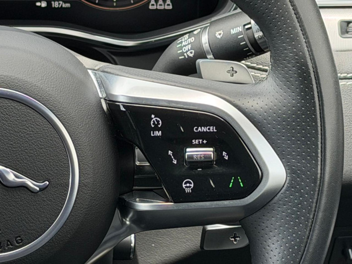 2022 Jaguar F Pace 3BA-DC2XC (UW-6a34b3c1ba5bd)[27]