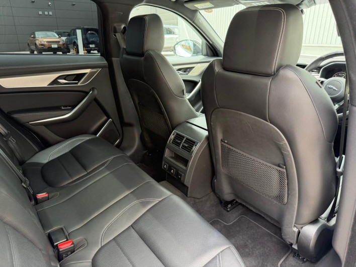 2022 Jaguar F Pace 3BA-DC2XC (UW-6a34b3c1ba5bd)[17]