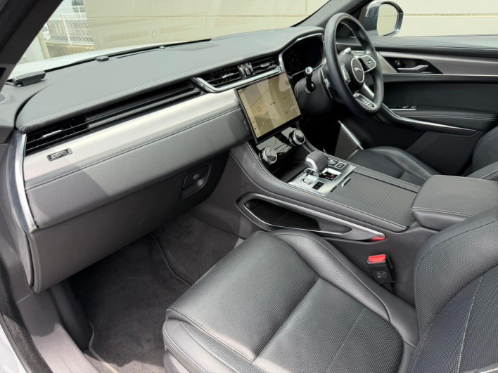 2022 Jaguar F Pace 3BA-DC2XC (UW-6a34b3c1ba5bd)[25]